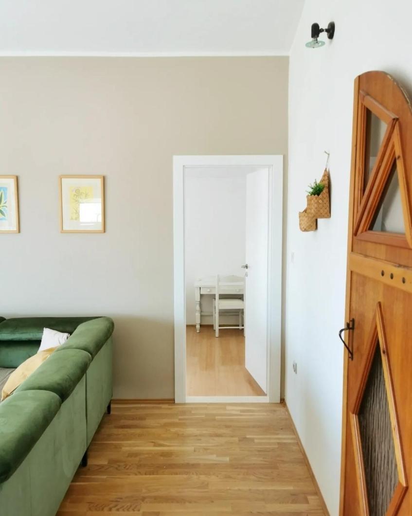 Apartman Skroza Vodice Bagian luar foto
